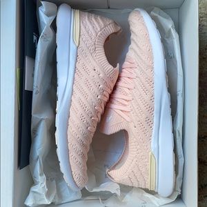 APL Techloom Wave Sneakers